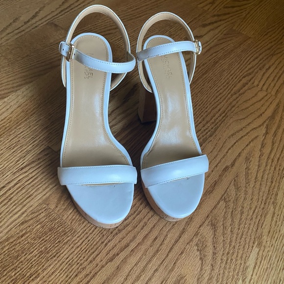 MICHAEL Michael Kors Minnie Platform Heels in size 7.5. - Picture 5 of 10